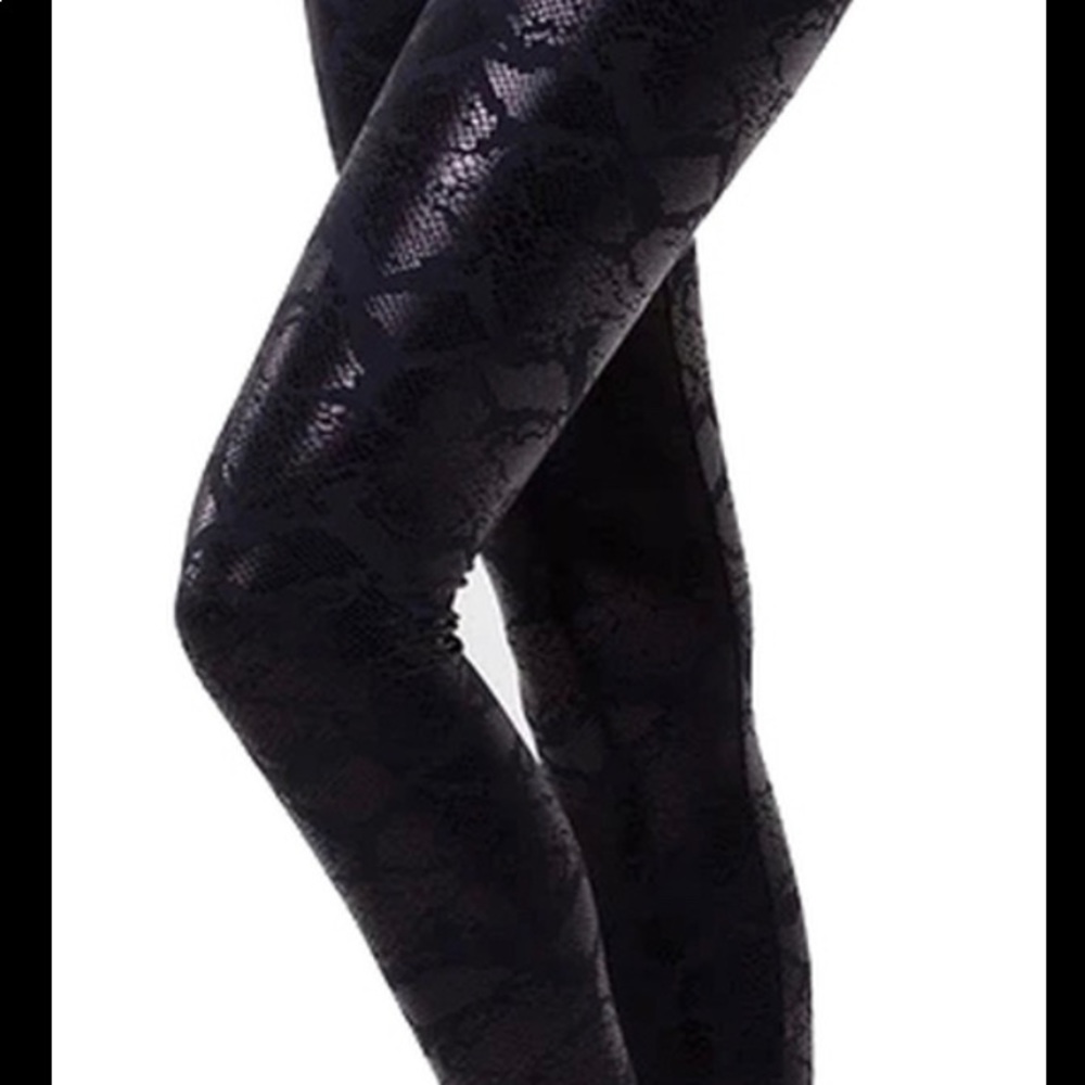 Onzie midi foil leggings in black snake